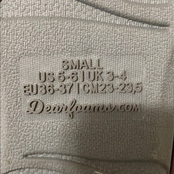 Slippers - Picture 3 of 4